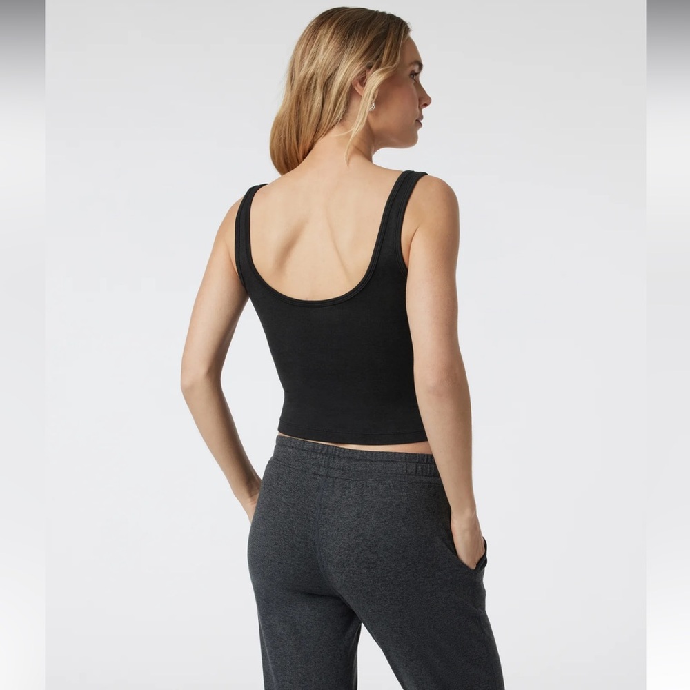 Vuori Halo Essential Tank Women's DreamKnit™ Tank Black Heather XS - Picture 4 of 13